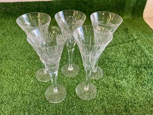 lot 195 image: Waterford Crystal Champagne Glasses (5)