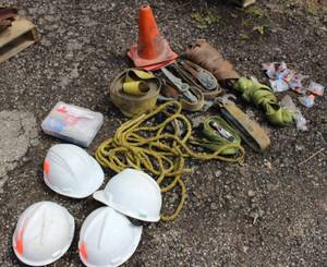 Lot Of Safety Construction Helmets And Ties (See Pictures For Details)