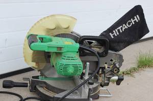 Hitachi 10 Compound Miter Saw Model # C 10FCH2, 120 Volts, In Good Working Condition