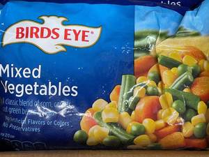 lot 27 image: K - Birds Eye Mixed Vegetables - 12 Bags of 16 Oz