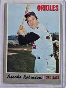 lot 117 image: Brooks Robinson 1970 Topps #230 Vintage Baseball Card - Baltimore Orioles