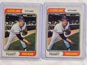 lot 137 image: Lot of 2 Gaylord Perry 1974 Topps #35 - Cleveland Indians