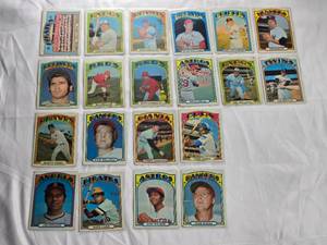 lot 176 image: Lot of 20 Topps 1972 Vintage Baseball Cards