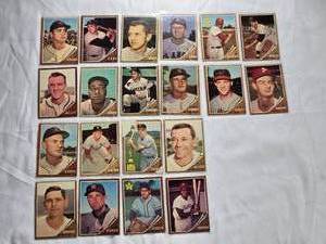 lot 181 image: Lot of 20 Topps 1962 Vintage Baseball Cards