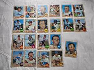 lot 182 image: Lot of 21 High Number Topps 1968 Vintage Baseball Cards
