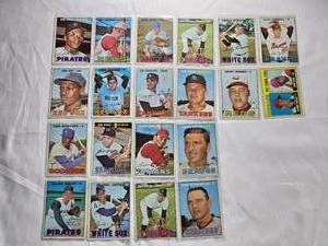lot 185 image: Lot of 20 Topps 1967 Vintage Baseball Cards -  Some with Blurry Backs
