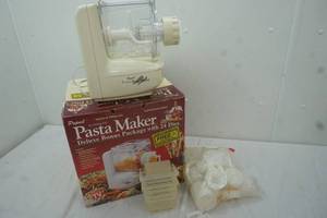 lot 206 image: Pasta maker