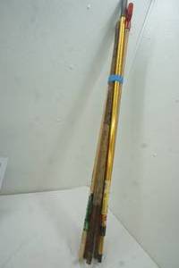 lot 211 image: 5 long pole handles