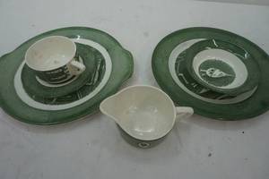 lot 221 image: Dishes - Colonial Homestead by Royal - large lot