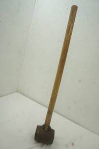 lot 224 image: Rail Road 16 lbs. maul