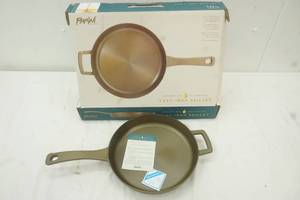 lot 231 image: Parini 10 inch skillet