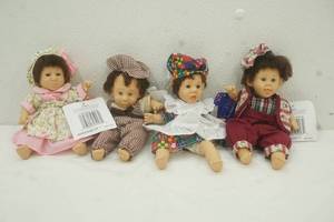 lot 288 image: My Pals doll