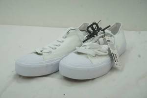 lot 59 image: No Boundaries shoes