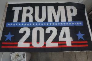 lot 78 image: Trump 2024 flag