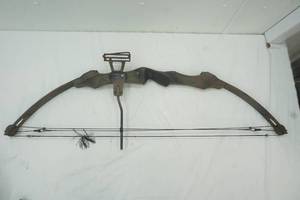 lot 92 image: compound bow