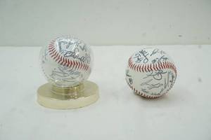 lot 94 image: autographed baseballs