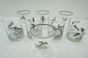 lot 109 image: Wildlife glasses