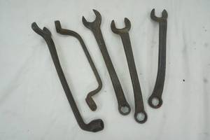 lot 140 image: Antique Ford wrenches - 5