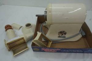 lot 168 image: Champion juicer