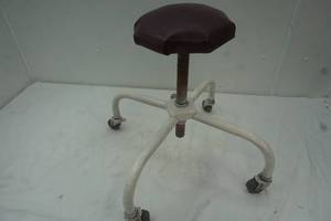 lot 194 image: Vintage doctors stool