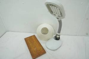 lot 195 image: 27 watt lamp, shade, cribbage board