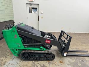 lot 4 image: 2017 Toro Dingo TX-427G Track Loader