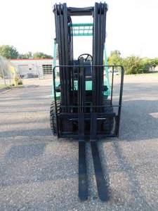 lot 7 image: 2001 Mitsubishi FG25 LP Forklift