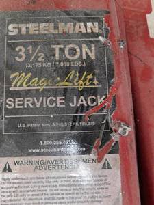 lot 21 image: Steelman 3 12 Ton Service Jack