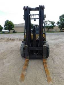 lot 7 image: 2011 Cat 2P6000 LP Forklift