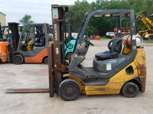 lot 12 image: 2014 Komatsu FG25ST-16 LP Forklift