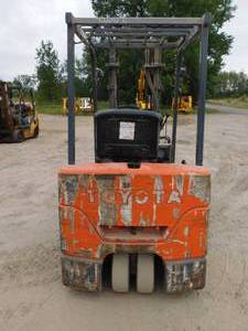 lot 16 image: 2007 Toyota 7FBEU20 Electric Forklift
