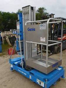 lot 21 image: 2004 Genie IWP-25S Electric Man Lift