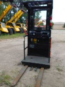 lot 25 image: 2007 Electric BT OE35 Prime Mover Order Picker - For Parts or Repair