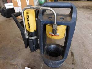 lot 37 image: Parker Enerpac Hydraulic Hose Crimper