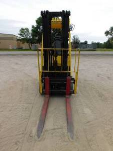 lot 14 image: 2007 Hyster E30Z Electric Forlift