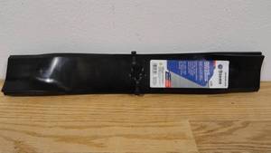 lot 39 image: Set of 3 Stens 340-091 Stens Mulching Blade