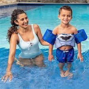 lot 113 image: Swimways DC Swim Trainer - Batman