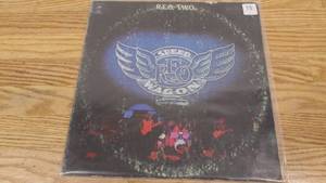 lot 15 image: R.E.O Speedwagon - T.W.O - 1972 - Vinyl LP