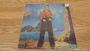 lot 43 image: Elton John - Caribou - 1974 - Vinyl LP