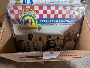 lot 613 image: Large Box of Reggae & DJ - Vinyl LPs