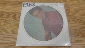 lot 227 image: Elvis-Vol. 3 A Legendary Performer-1978-Vinyl LP