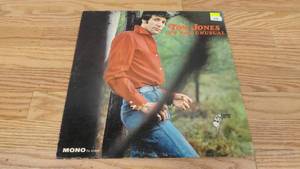 lot 316 image: Tom Jones-Its Not Unusual-1965-Vinyl LP