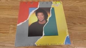 lot 317 image: Tom Jones-Things That Matter Most To Me-1987-Vinyl LP-Sealed