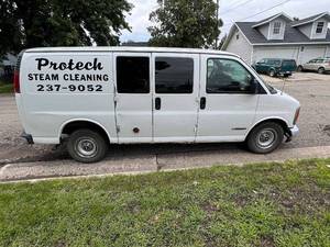 lot 5 image: 1999 Chevrolet 2500 Cargo Van With Cleaning Buisness Equipment