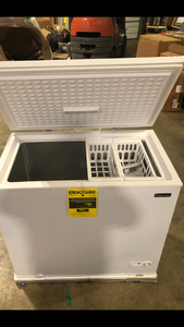 Magic Chef 7.0 cu. ft. Chest Freezer in White Customer Returns See Pictures