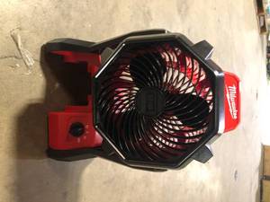 Milwaukee M18 18-Volt Lithium-Ion Cordless Jobsite Fan (Tool-Only) Customer Returns See Pictures
