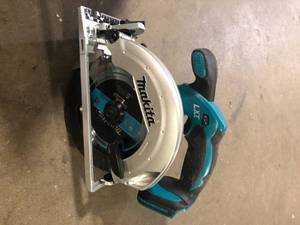Makita 18V LXT Lithium-Ion Cordless 6-12 in. Lightweight Circular Saw and General Purpose Blade (Tool-Only)  Customer Returns See Pictures