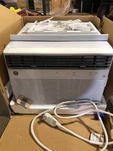 GE 12,000 BTU 115V Window Air Conditioner Cools 550 Sq. Ft. with SMART technology, ENERGY STAR and Remote in White   Customer Returns See Pictures