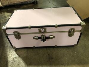 Seward Trunk Seward Explorer 30 in. Trunk with Wheels & Lock, Blush Customer Returns See Pictures