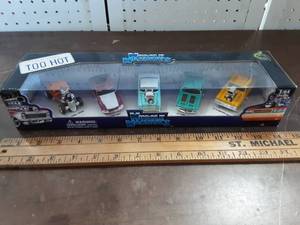 lot 18 image: Muscle Machines 5-Piece 164 Scale Die Cast Set